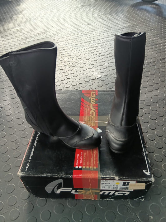 Forma Diamond Ladies Touring Boot (1 pair only Size 3.5/4 S.A or 36UK)