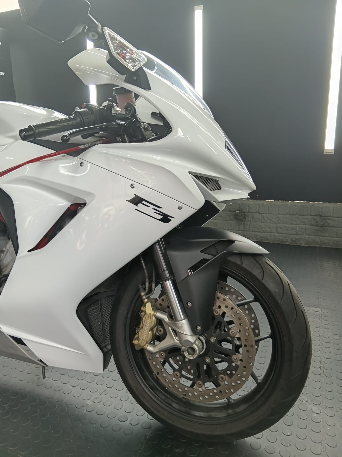 2014 model MV675 F3 Tre Pistoni