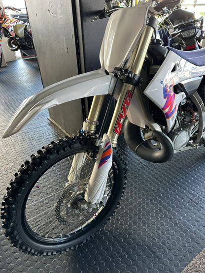 2024 Yamaha YZ250 Anniversary Edition – 44.6 Hours