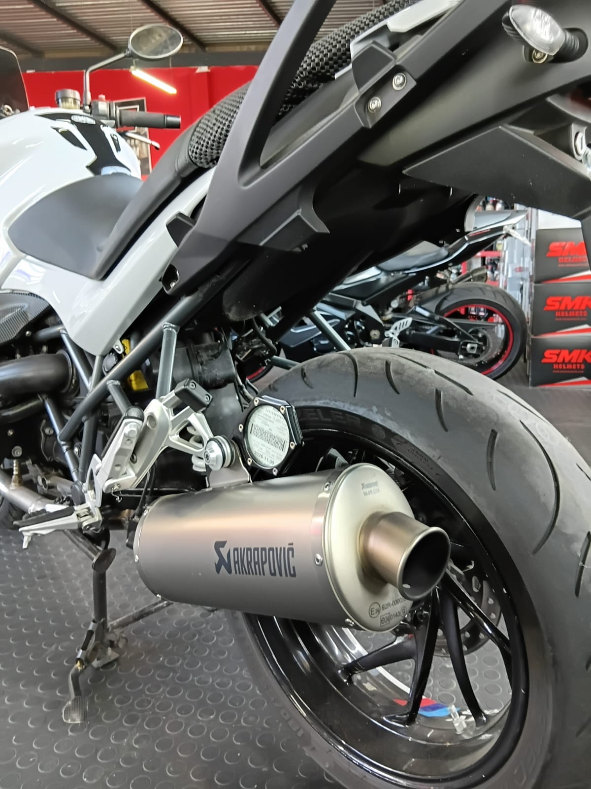 2014 BMW R1200R | Boxer Roadster